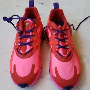 NWT Nike Air270 react cross trainers size 7.5m